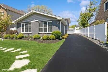 577 W Crockett Avenue, Elmhurst, IL 60126