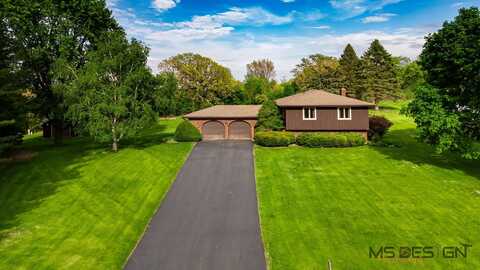 4s129 Hazel Crest Drive, Sugar Grove, IL 60554