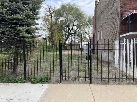 4522 W Wilcox Street, Chicago, IL 60624