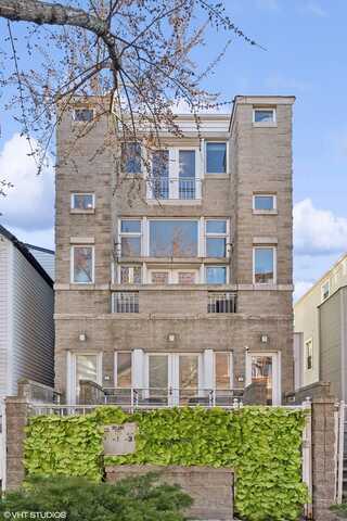 1625 W BARRY Avenue, Chicago, IL 60657