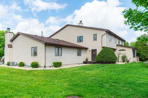 1868 Kerrybrook Court, Sycamore, IL 60178