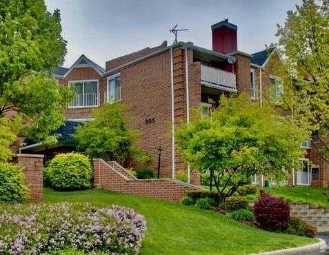 805 Leicester Road, Elk Grove Village, IL 60007