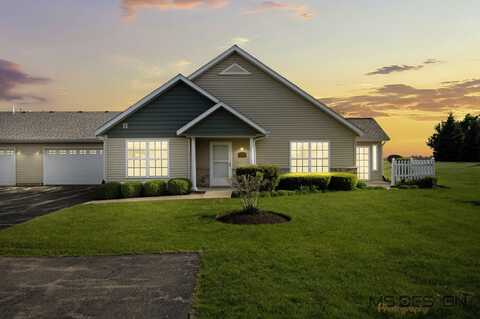 2113 Waterbury Lane W, Sycamore, IL 60178