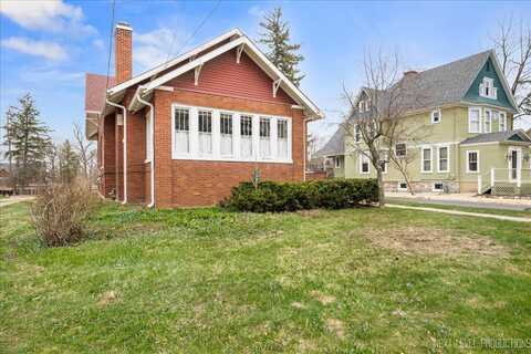 328 W Judd Street, Woodstock, IL 60098