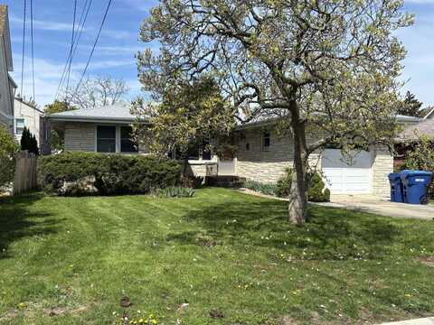 328 Oak Terrace Avenue, Highwood, IL 60040