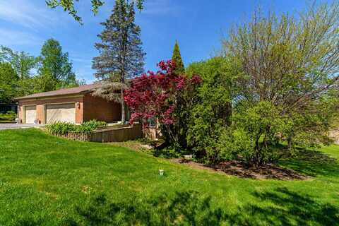 9 High Point Drive, Hawthorn Woods, IL 60047