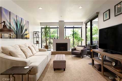 270 Cagney Lane, Newport Beach, CA 92663