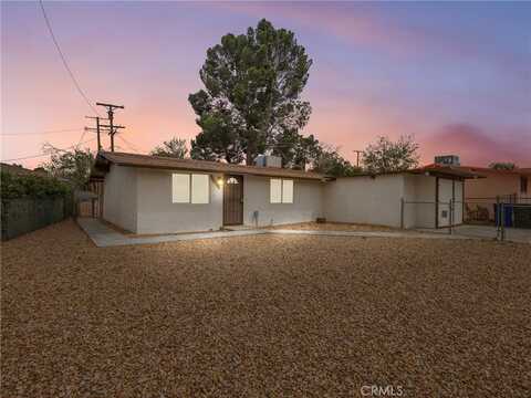 15533 Heartsease Lane, Victorville, CA 92395