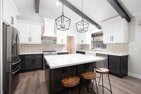 10549 Anaheim dr, La Mesa, CA 91941