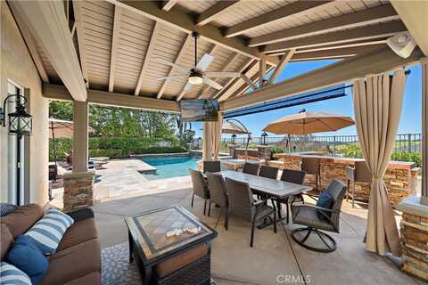 29 Ledgewood Drive, Rancho Santa Margarita, CA 92688