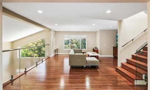 3751 Prestwick Drive, Los Angeles, CA 90027