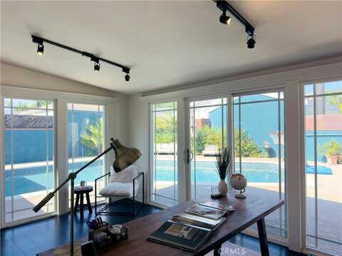 8110 Lesner Avenue, Lake Balboa, CA 91406