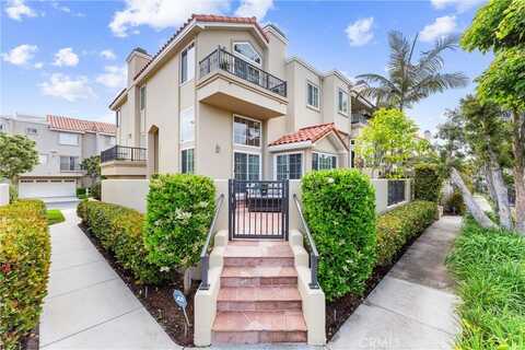19481 Riverdale Lane, Huntington Beach, CA 92648