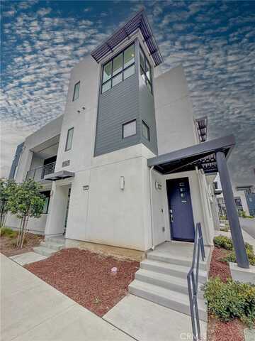 178 Waypoint, Tustin, CA 92782