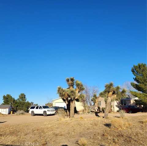 9389 Smith Road, Phelan, CA 92371