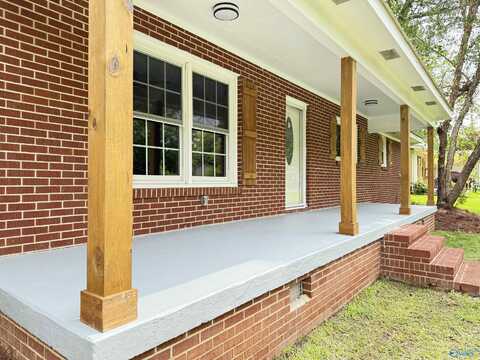 403 SW Arcadia Street, Hartselle, AL 35640