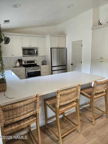 9654 Heritage Drive, Flagstaff, AZ 86004