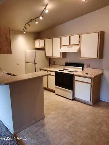 1185 W University Avenue, Flagstaff, AZ 86001
