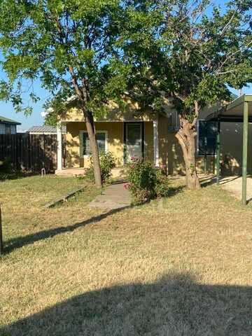 911 Cypress, Roscoe, TX 79545