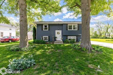 1326 Davis Avenue, Grinnell, IA 50112