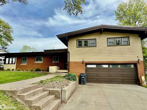 2508 CLEARVIEW Avenue, Burlington, IA 52601