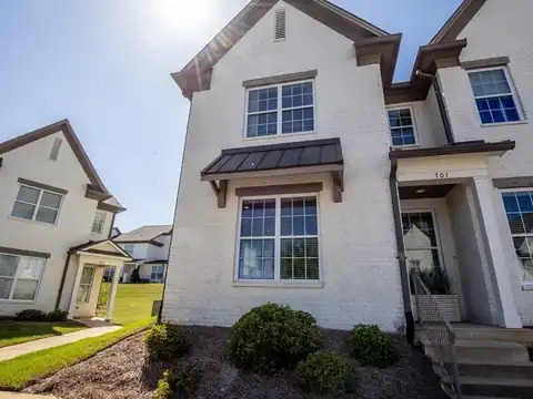 102 Farm View Dr #701, Oxford, MS 38655
