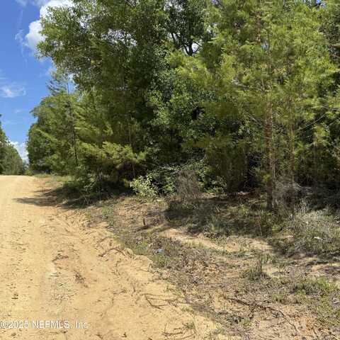 000 CARDINAL Street, Interlachen, FL 32148