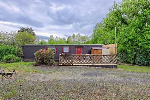3251 Holland Drive, Young Harris, GA 30582