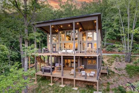 281 Raintree Bend, Blue Ridge, GA 30513