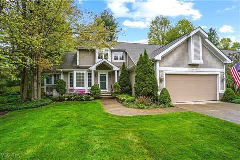 303 Greenway Drive, Chardon, OH 44024