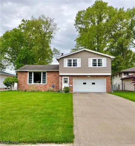 23593 Carriage Lane, North Olmsted, OH 44070