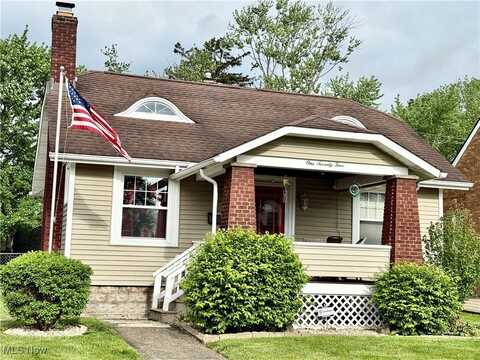 174 Hazelwood Avenue SE, Warren, OH 44483