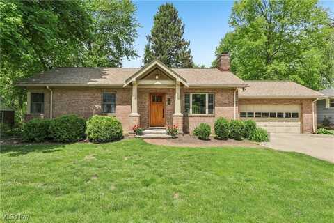 445 Walters Road, Chagrin Falls, OH 44022