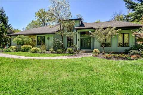 8220 Hermitage Road, Concord Twp, OH 44077