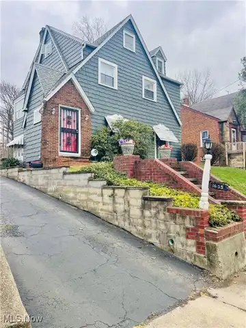1655 Ivydale Road, Cleveland Heights, OH 44118