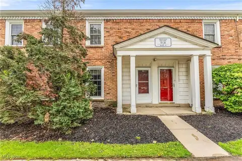 10 Trenton Square, Euclid, OH 44143