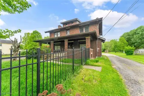 454 S Main Street, Hubbard, OH 44425