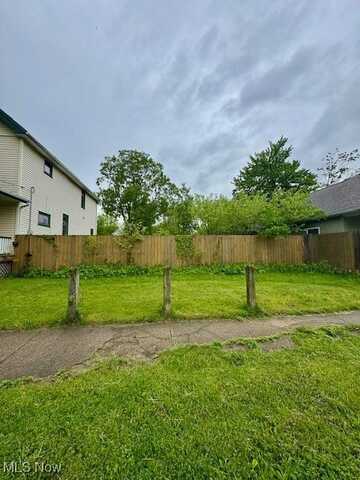 6001 Wakefield Avenue, Cleveland, OH 44102