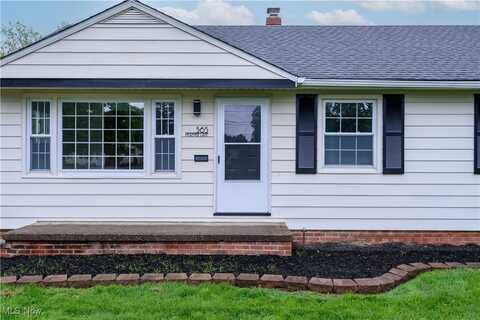 565 Heather Lane, Bedford, OH 44146