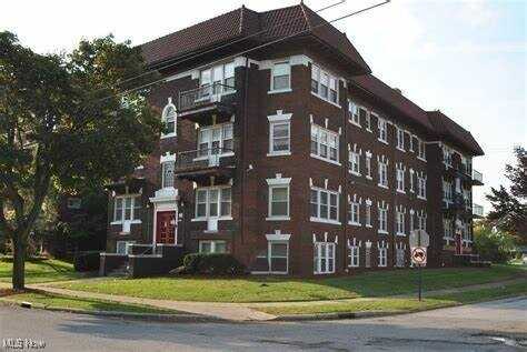 14140 Superior Road, East Cleveland, OH 44118