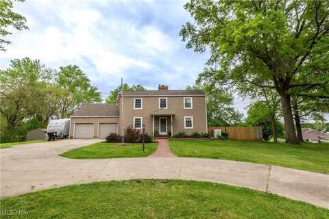 13658 Market Avenue N, Hartville, OH 44632