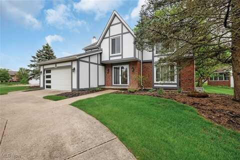 20055 Wildwood Lane, Strongsville, OH 44149