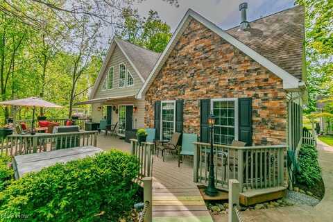 1055 Lode Star Drive, Roaming Shores, OH 44085