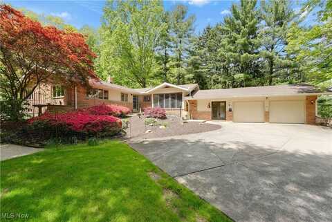 34900 Lakeview Drive, Solon, OH 44139