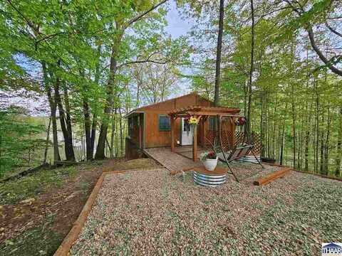 7665 East Butterman, Rockville, IN 47872