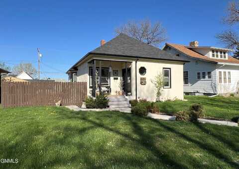 819 2nd Avenue East, Williston, ND 58801