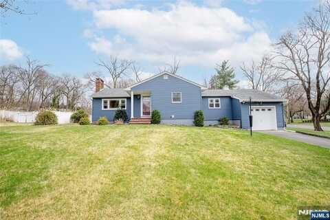 95 Page Drive, Oakland, NJ 07436