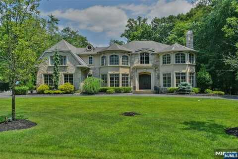 67 Old Chimney Road, Upper Saddle River, NJ 07458