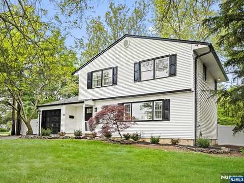 8 Surrey Lane, East Brunswick, NJ 08816