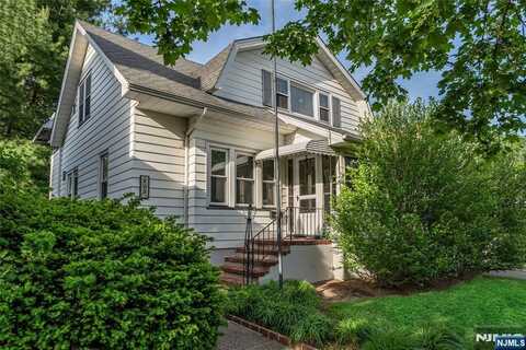 107 Kingston Avenue, Hawthorne, NJ 07506